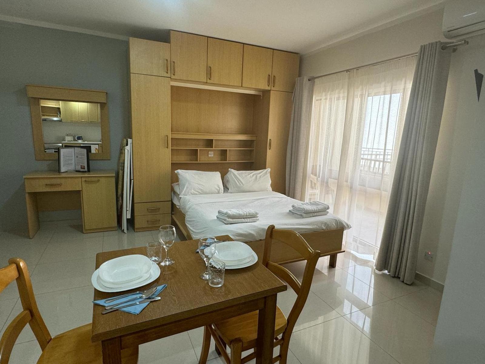 Aparthotel The Triton 3*